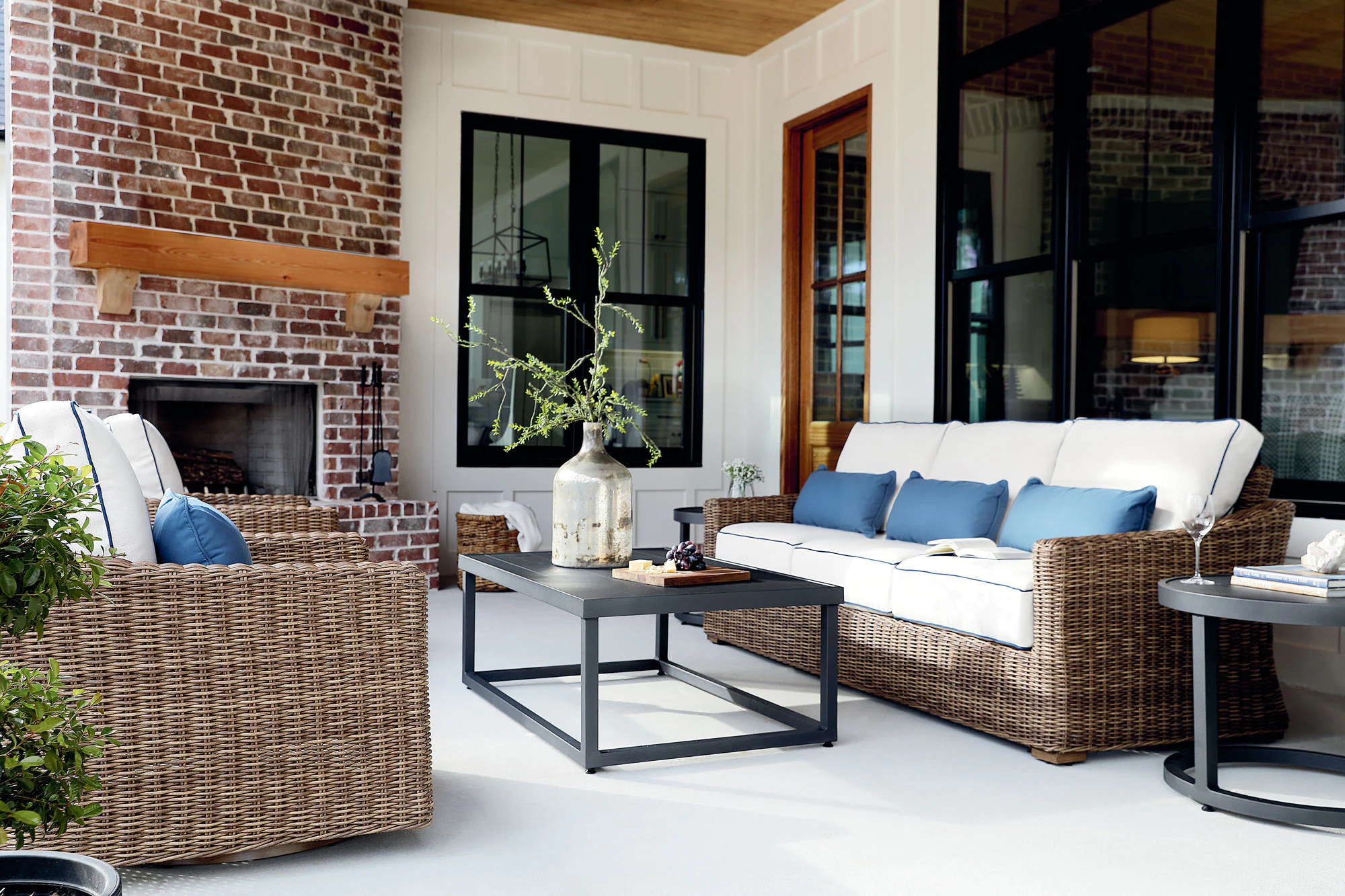 Huntington Outdoor Wicker Patio Scene